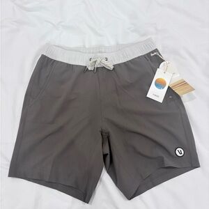 NWT Mens Vuori Kore Shorts LINED 7” size small